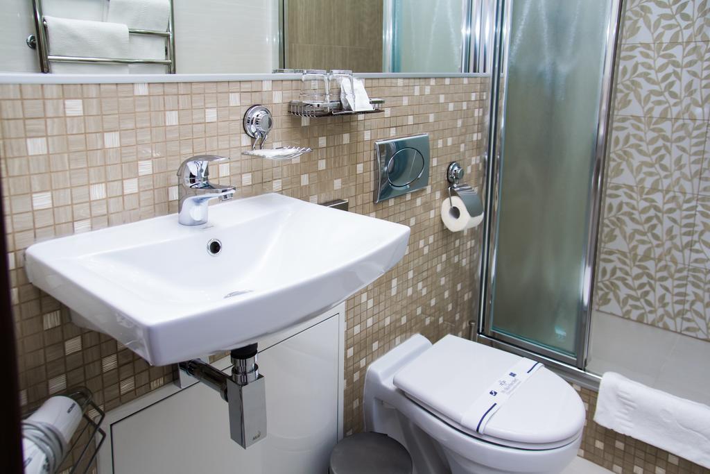 Leo Apartment Μπρατισλάβα Εξωτερικό φωτογραφία