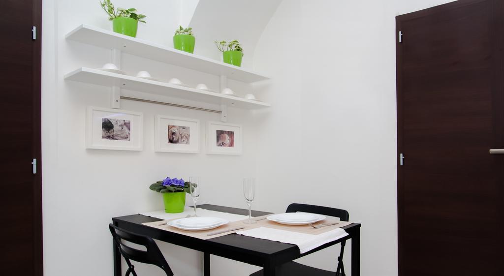 Leo Apartment Μπρατισλάβα Εξωτερικό φωτογραφία