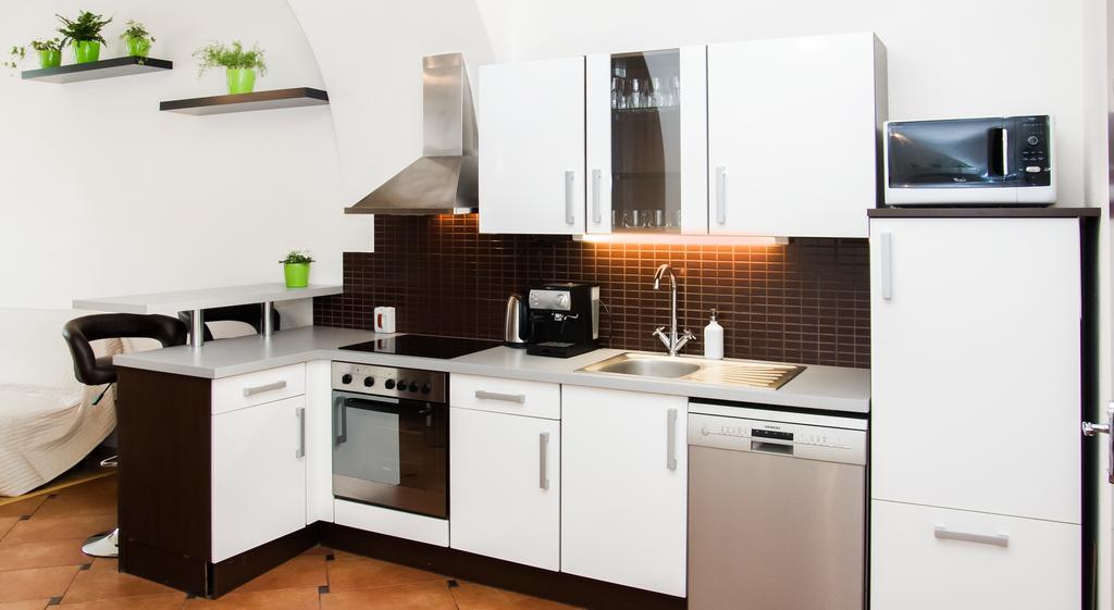 Leo Apartment Μπρατισλάβα Εξωτερικό φωτογραφία