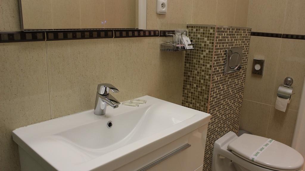 Leo Apartment Μπρατισλάβα Εξωτερικό φωτογραφία