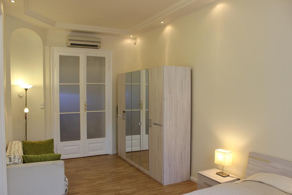 Leo Apartment Μπρατισλάβα Εξωτερικό φωτογραφία